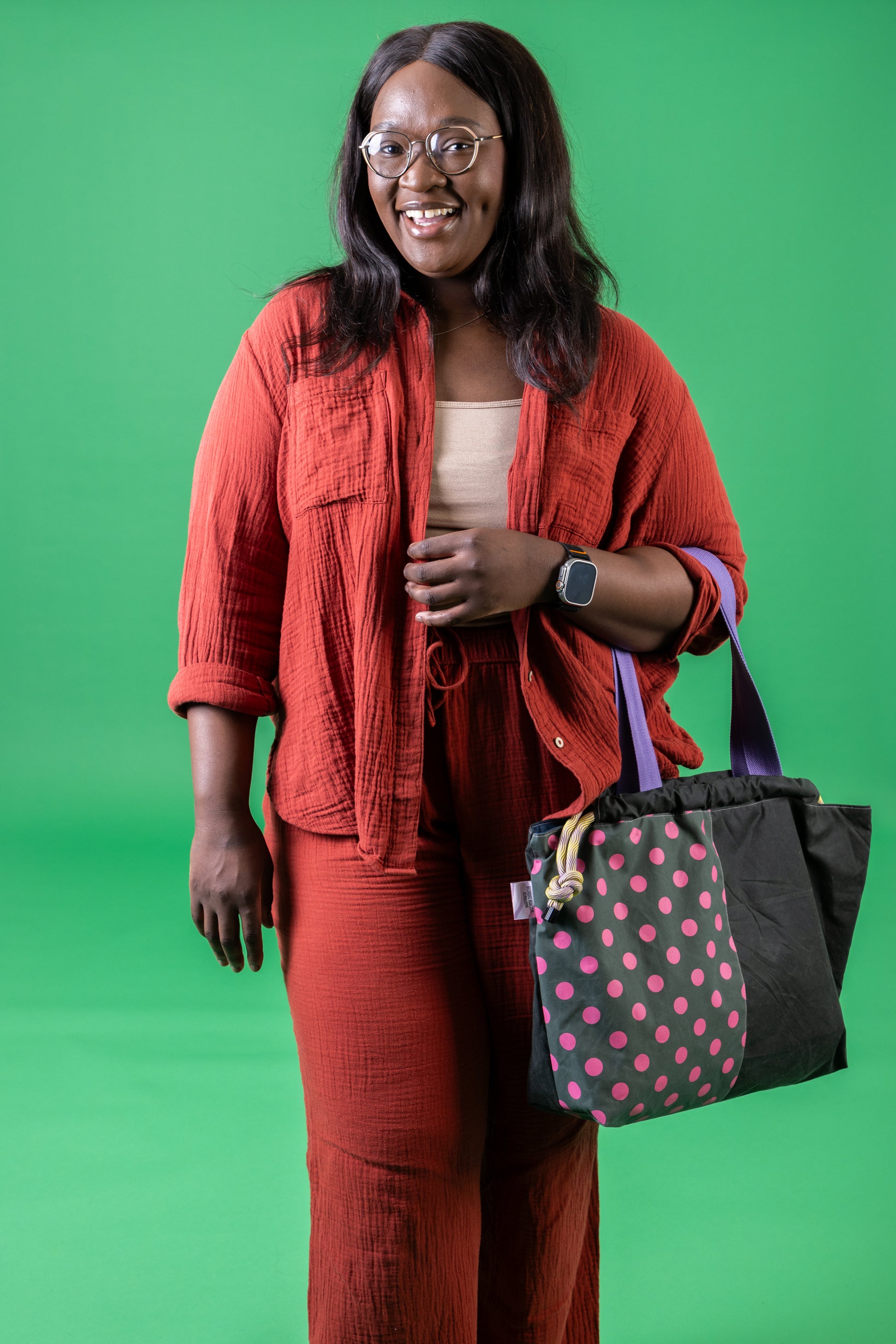Polka Dots Maxi Tote Bag: Stylish Two-Colour Print for Fashion Enthusiasts