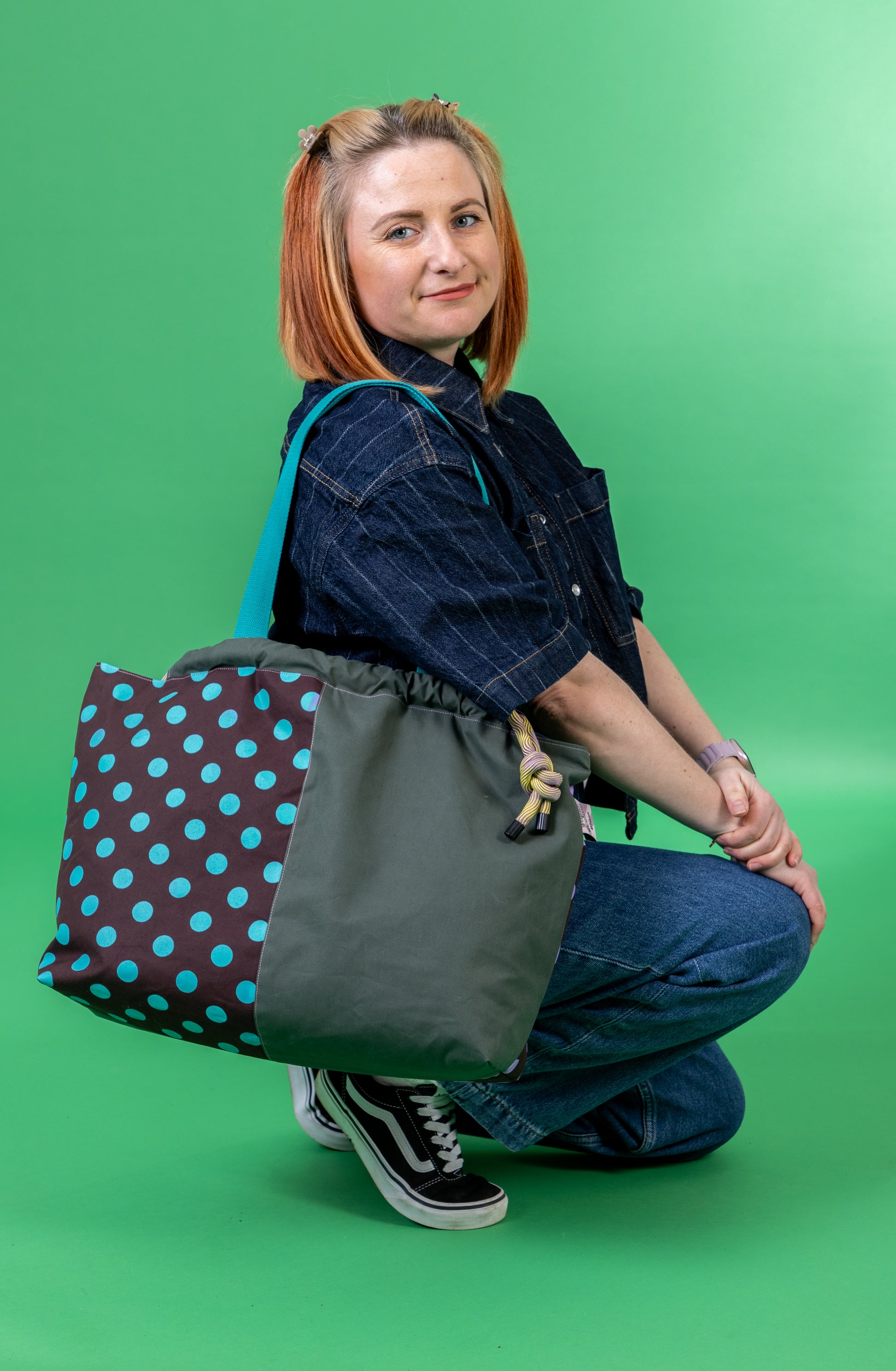 Polka Dots Maxi Tote Bag: Stylish Two-Colour Print for Fashion Enthusiasts